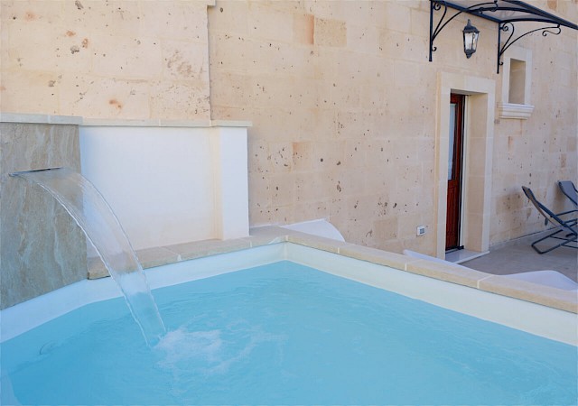 Detail of the swimming pool bed and breakfast Sine Tempore Manduria